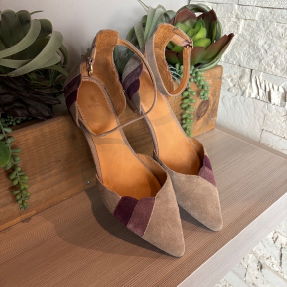 Bill Blass Sandra Flat in Taupe/Mauve @ Nordstroms $228.00 - Picture 7 of 8